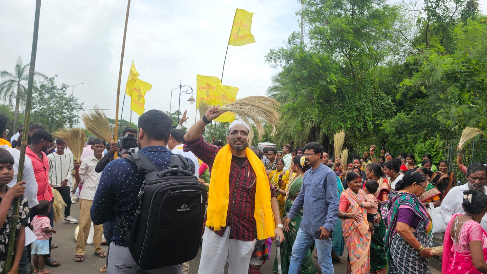 फकिरा पँथर आयोजित पोतराज व झाडु मोर्चाची यशस्वी सांगता !